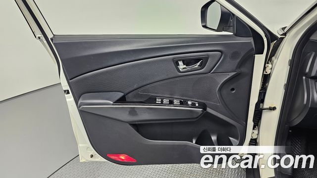 KG Mobility (SsangYong) Tivoli Air Diesel IX 2WD 2016 — фото 24