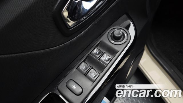 Renault Korea QM3 RE 2015 — фото 20