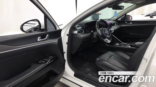 Kia K5 (III) 2.0 Trendy 2023 — фото 10