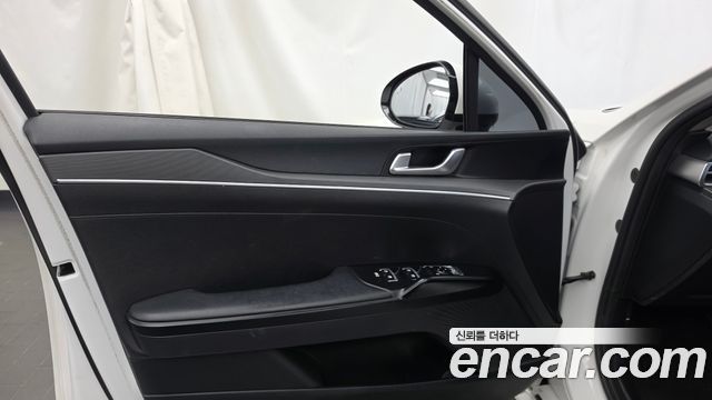 Kia K5 (III) 2.0 Trendy 2023 — фото 24