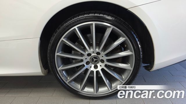 Mercedes-Benz E-Class (W213) E450 4MATIC Cabriolet 2021 — фото 21