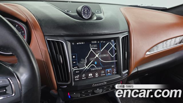 Maserati Levante 3.0 AWD GranLusso 2018 — фото 12