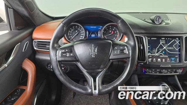 Maserati Levante 3.0 AWD GranLusso 2018 — фото 13