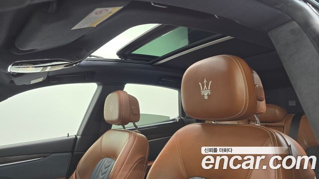 Maserati Levante 3.0 AWD GranLusso 2018 — фото 16