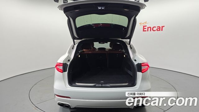 Maserati Levante 3.0 AWD GranLusso 2018 — фото 18