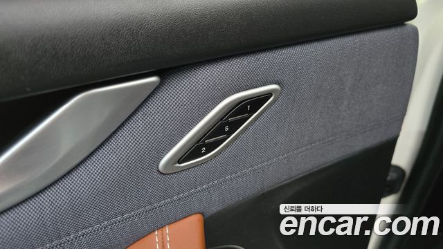 Maserati Levante 3.0 AWD GranLusso 2018 — фото 29