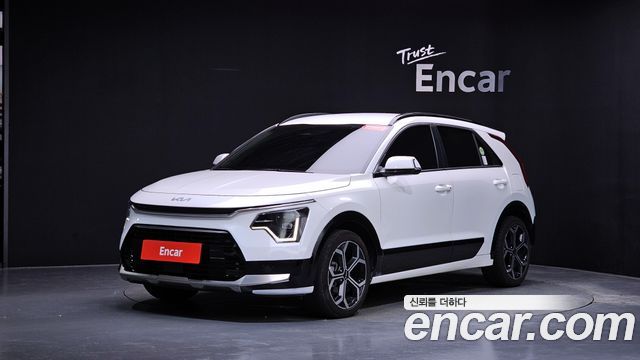 Kia Niro Signature 2022 — фото 1