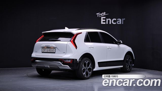 Kia Niro Signature 2022 — фото 2
