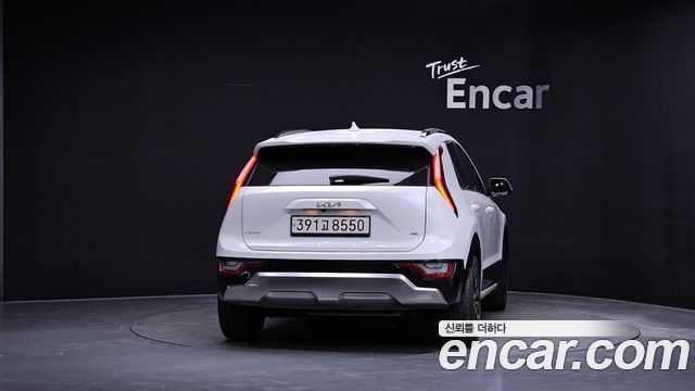 Kia Niro Signature 2022 — фото 4
