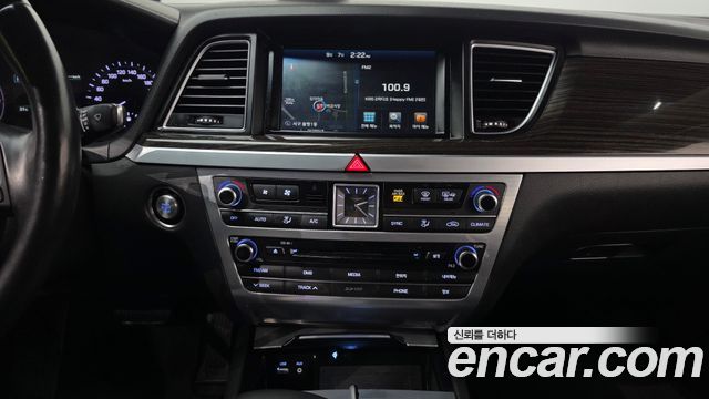 Genesis G80 3.3 GDI AWD Luxury 2018 — фото 20