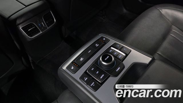 Genesis G80 3.3 GDI AWD Luxury 2018 — фото 23