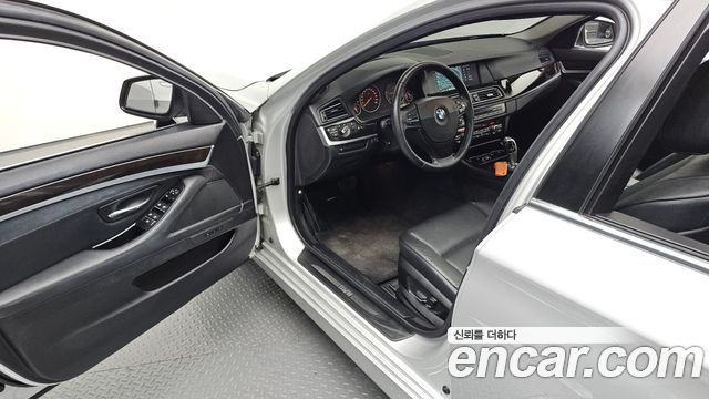 BMW 5 Series (F10) 520d 2011 — фото 10