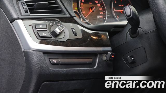 BMW 5 Series (F10) 520d 2011 — фото 24