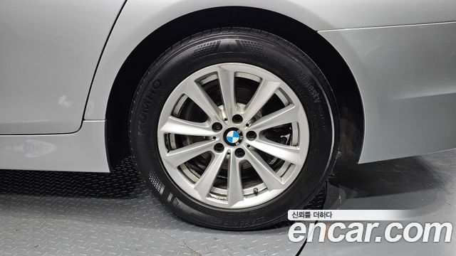 BMW 5 Series (F10) 520d 2011 — фото 27