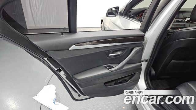 BMW 5 Series (F10) 520d 2011 — фото 31
