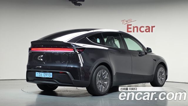 Tesla Model Y L Long Range AWD 2026 — фото 2