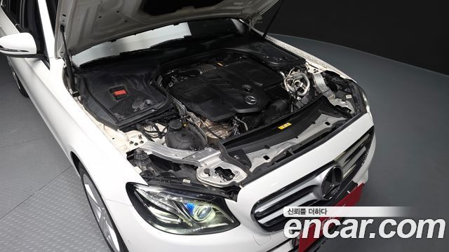 Mercedes-Benz E-Class (W213) E220d Avantgarde 2018 — фото 6