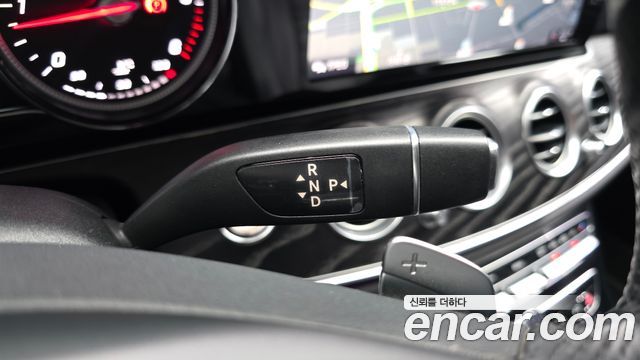 Mercedes-Benz E-Class (W213) E220d Avantgarde 2018 — фото 9