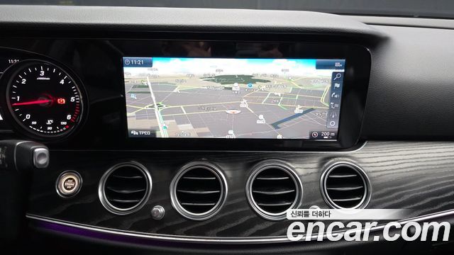 Mercedes-Benz E-Class (W213) E220d Avantgarde 2018 — фото 14