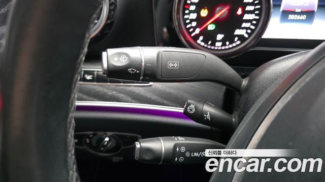 Mercedes-Benz E-Class (W213) E220d Avantgarde 2018 — фото 17