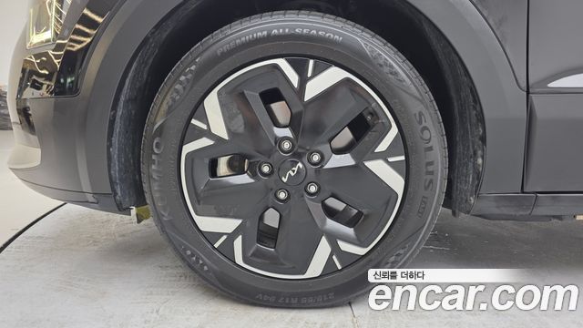Kia Niro EV Air 2023 — фото 5