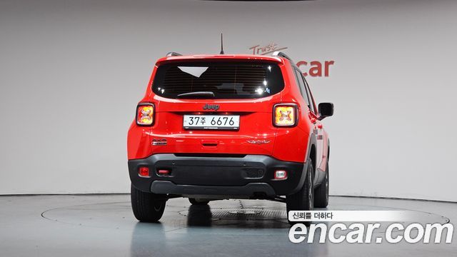 Jeep Renegade 2.0 Diesel Tailhawk AWD 2018 — фото 4