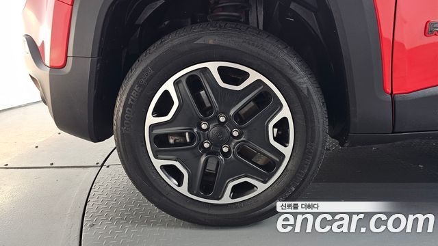 Jeep Renegade 2.0 Diesel Tailhawk AWD 2018 — фото 5