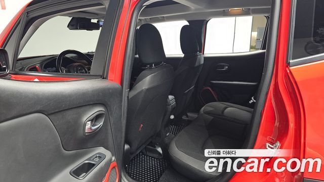 Jeep Renegade 2.0 Diesel Tailhawk AWD 2018 — фото 11