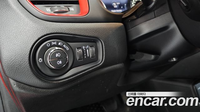 Jeep Renegade 2.0 Diesel Tailhawk AWD 2018 — фото 16