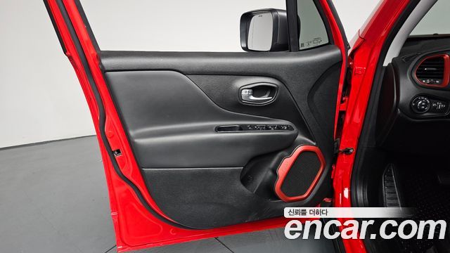 Jeep Renegade 2.0 Diesel Tailhawk AWD 2018 — фото 24