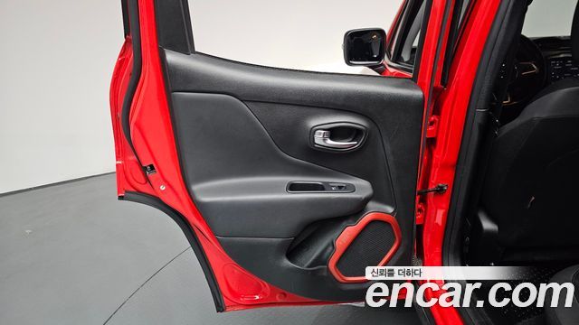 Jeep Renegade 2.0 Diesel Tailhawk AWD 2018 — фото 25