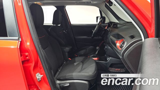 Jeep Renegade 2.0 Diesel Tailhawk AWD 2018 — фото 26