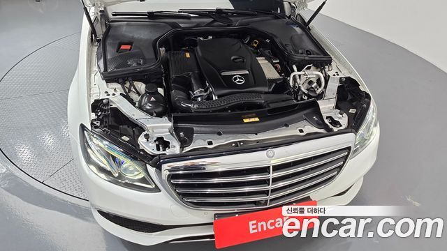 Mercedes-Benz E-Class (W213) E300 4MATIC Exclusive 2017 — фото 6