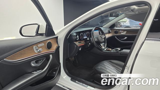 Mercedes-Benz E-Class (W213) E300 4MATIC Exclusive 2017 — фото 10