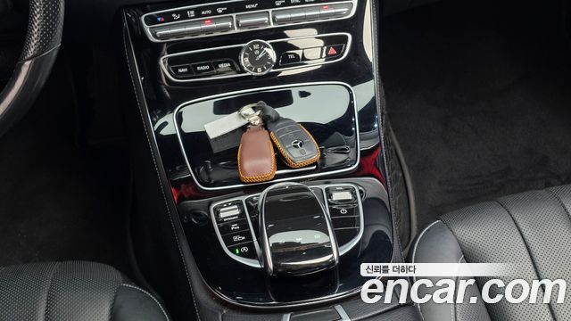Mercedes-Benz E-Class (W213) E300 4MATIC Exclusive 2017 — фото 18