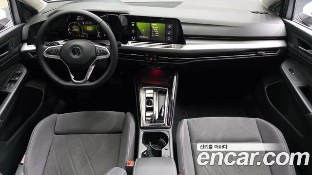Volkswagen Golf (VIII) 2.0 TDI Prestige 2023 — фото 7