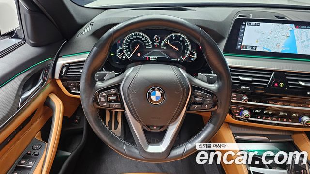 BMW 5 Series (G30) 520d M Sport package 2017 — фото 13
