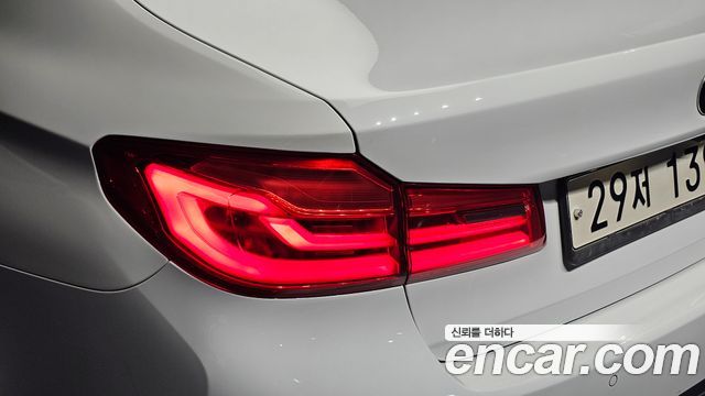 BMW 5 Series (G30) 520d M Sport package 2017 — фото 23