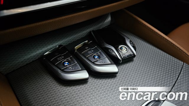 BMW 5 Series (G30) 520d M Sport package 2017 — фото 37