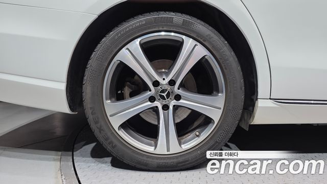Mercedes-Benz E-Class (W213) E300 Avantgarde 2019 — фото 5