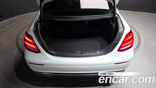 Mercedes-Benz E-Class (W213) E300 Avantgarde 2019 — фото 30
