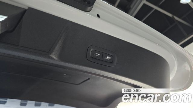 Volvo XC40 B4 Ultimate Bright 2023 — фото 36
