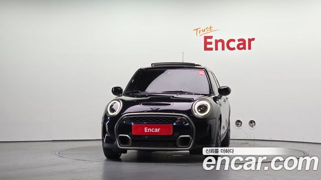 MINI Cooper S 5Door Resolute Edition 3rd Gen 2023 — фото 3