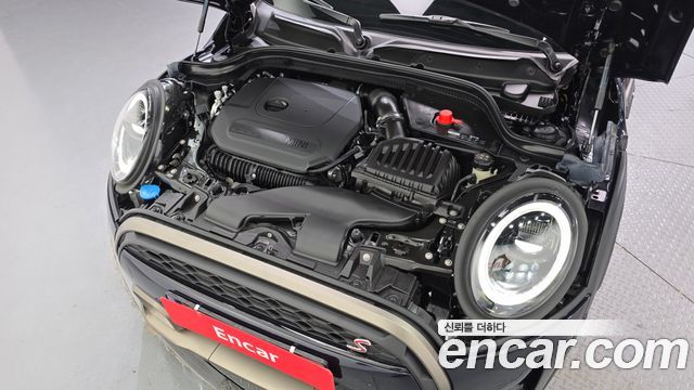 MINI Cooper S 5Door Resolute Edition 3rd Gen 2023 — фото 6