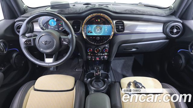 MINI Cooper S 5Door Resolute Edition 3rd Gen 2023 — фото 7