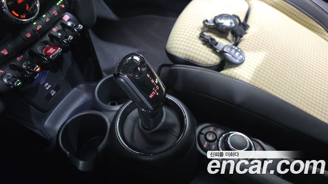 MINI Cooper S 5Door Resolute Edition 3rd Gen 2023 — фото 9