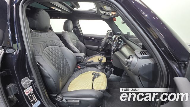 MINI Cooper S 5Door Resolute Edition 3rd Gen 2023 — фото 10