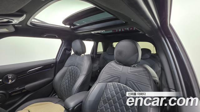 MINI Cooper S 5Door Resolute Edition 3rd Gen 2023 — фото 12