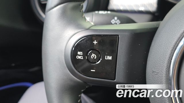 MINI Cooper S 5Door Resolute Edition 3rd Gen 2023 — фото 17