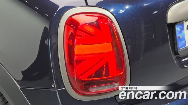 MINI Cooper S 5Door Resolute Edition 3rd Gen 2023 — фото 23
